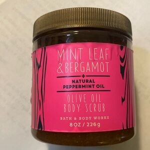 RARE & DISCONTINUED Bath & Body Works Mint Leaf & Bergamont Olive Oil Body scrub